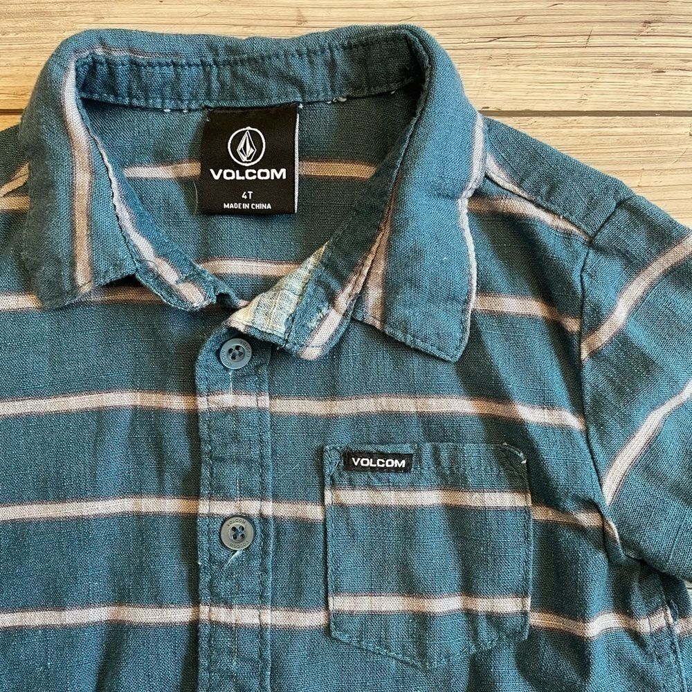 Volcom | Button Down Shirt | Size: 4T - Picture 3 of 5